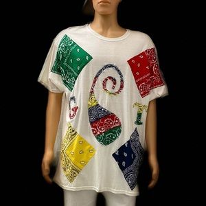 GENUINE THREADZ LARGE WHITE T SHIRT RED GREEN BLUE YELLOW PIECES OF BANDANNAS